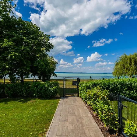 Myflat Coral Premium Apartment Siófok