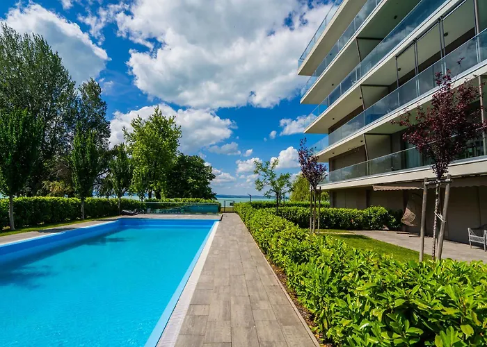 Myflat Coral Premium Apartment *