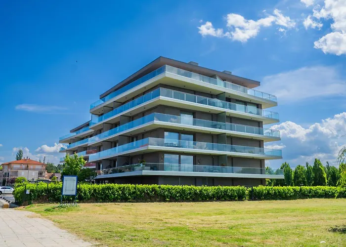 Myflat Coral Premium Apartment *